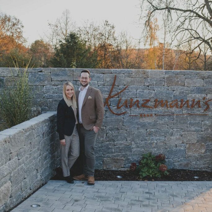 connyschoeffmannphotography kunzmanns gf in front of wall autumn 3